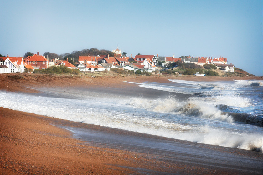 rough seas & waves at Thorpeness in Suffolk-1 
 Breaking waves on Thorpeness beach in north sea storm surge 
 Keywords: Beach, Gales, Houses, North, Sea, Suffolk, Thorpeness, Tony Pick, nautical, storm, surf, surge, tide, waves