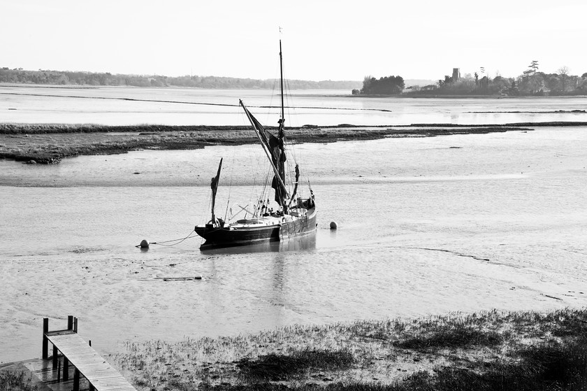 Thames barge at iken on river alde in suffolk-2 
 thames barge on river alde in with mudflats 
 Keywords: Iken, River Alde, Suffolk, Tony Pick, estuary, nautical, thames barge