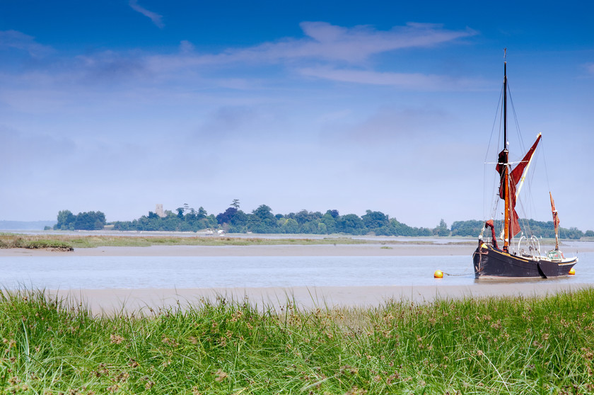 Thames barge at iken on river alde in suffolk-1 
 thames barge on river alde in with mudflats 
 Keywords: Iken, River Alde, Suffolk, Tony Pick, estuary, nautical, thames barge